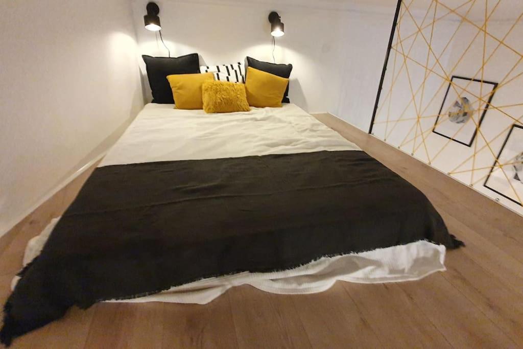 Violet Apartment With Air Condition — Photos 3