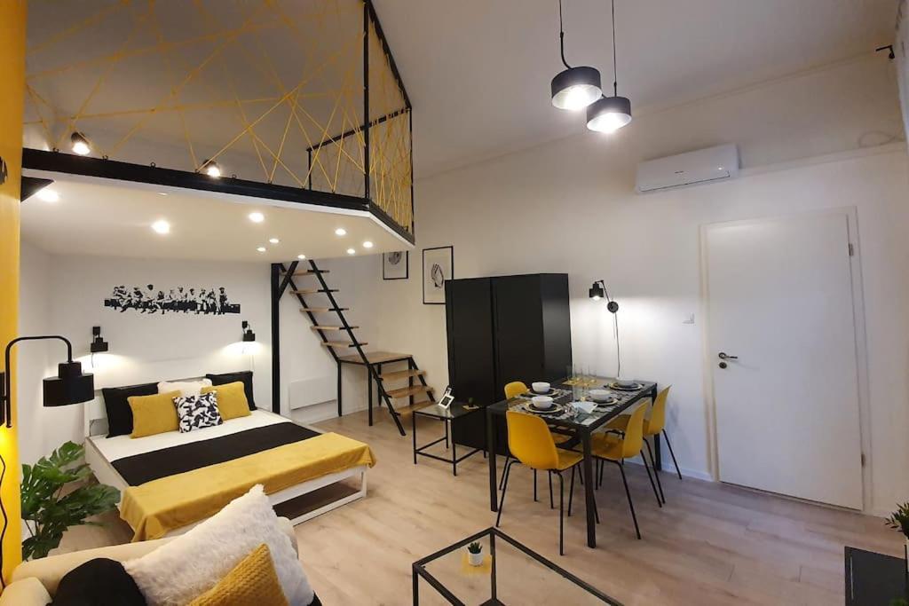 Violet Apartment With Air Condition, Budapest