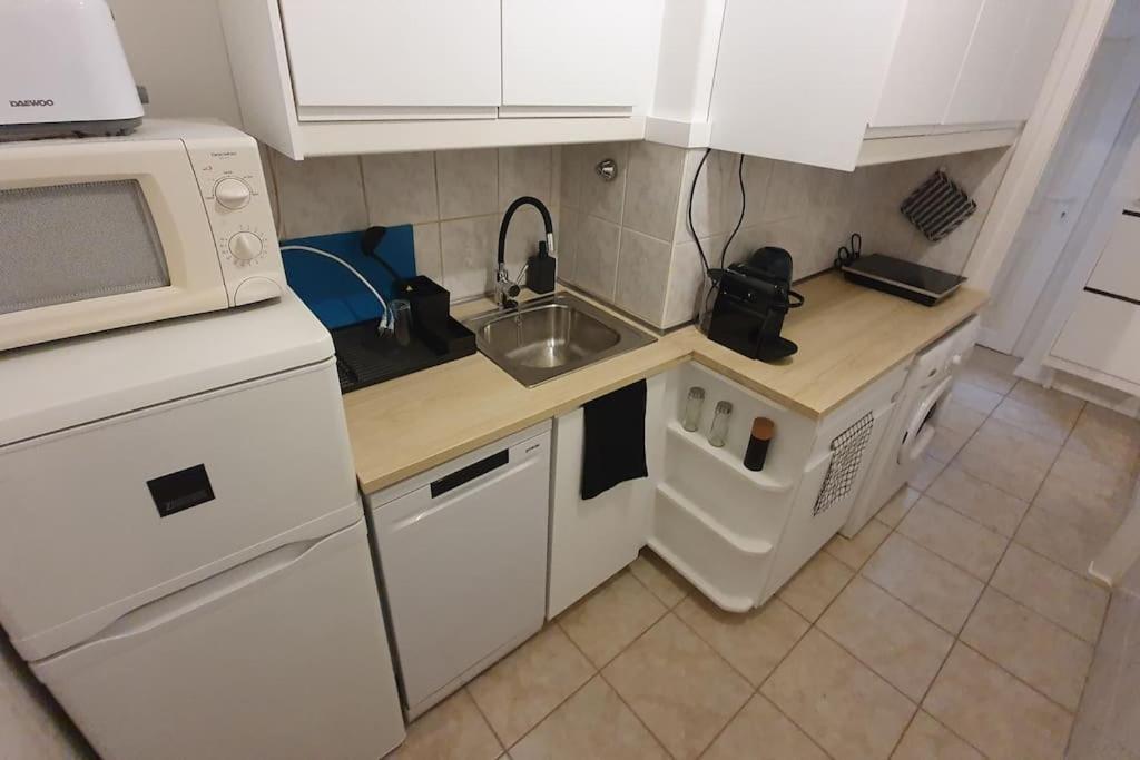Violet Apartment With Air Condition — Photos 2